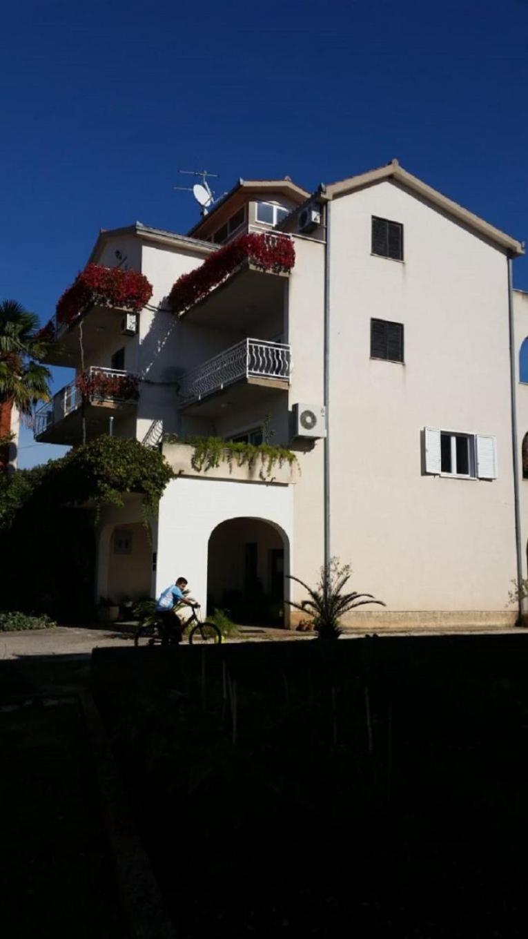טרוגיר Apartments Biserka - 50 M From Beach מראה חיצוני תמונה