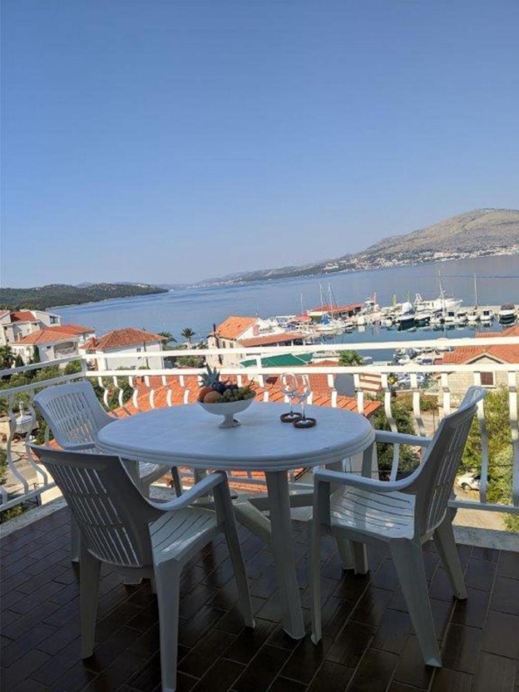 טרוגיר Apartments Biserka - 50 M From Beach מראה חיצוני תמונה