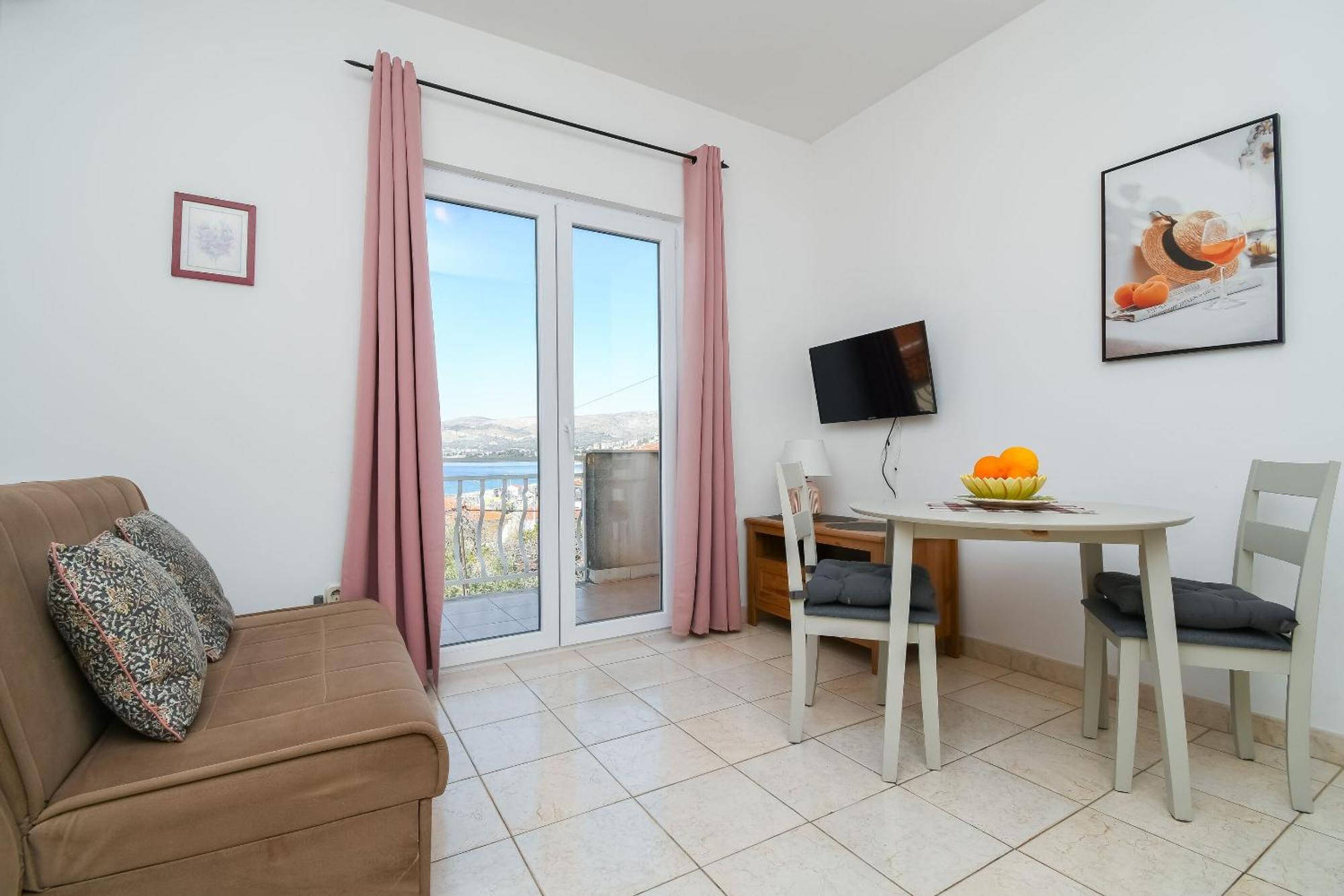 טרוגיר Apartments Biserka - 50 M From Beach מראה חיצוני תמונה