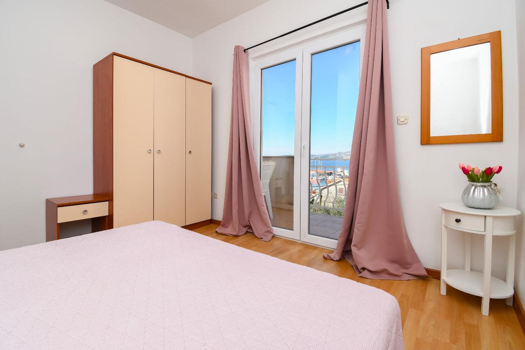 טרוגיר Apartments Biserka - 50 M From Beach מראה חיצוני תמונה