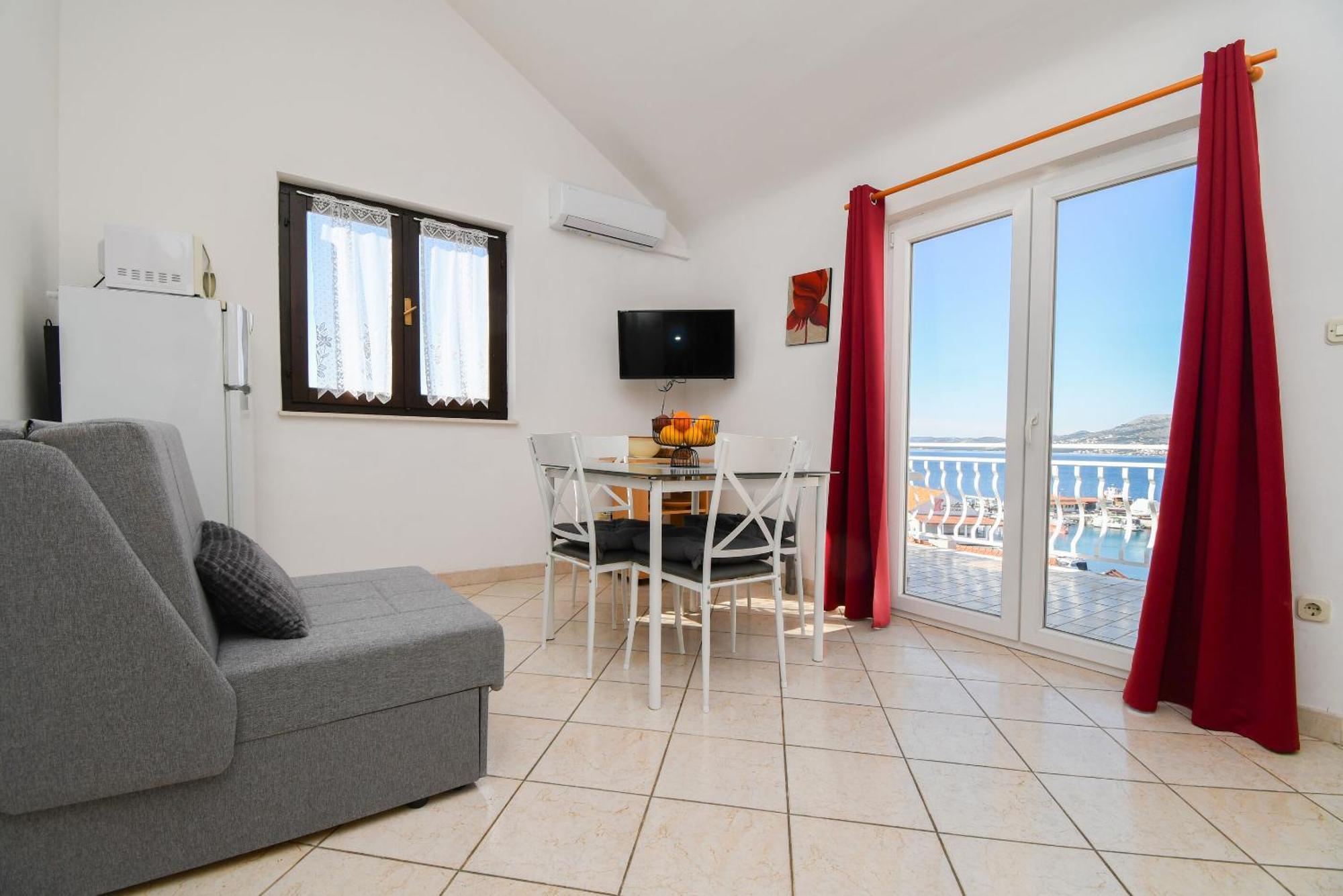 טרוגיר Apartments Biserka - 50 M From Beach מראה חיצוני תמונה