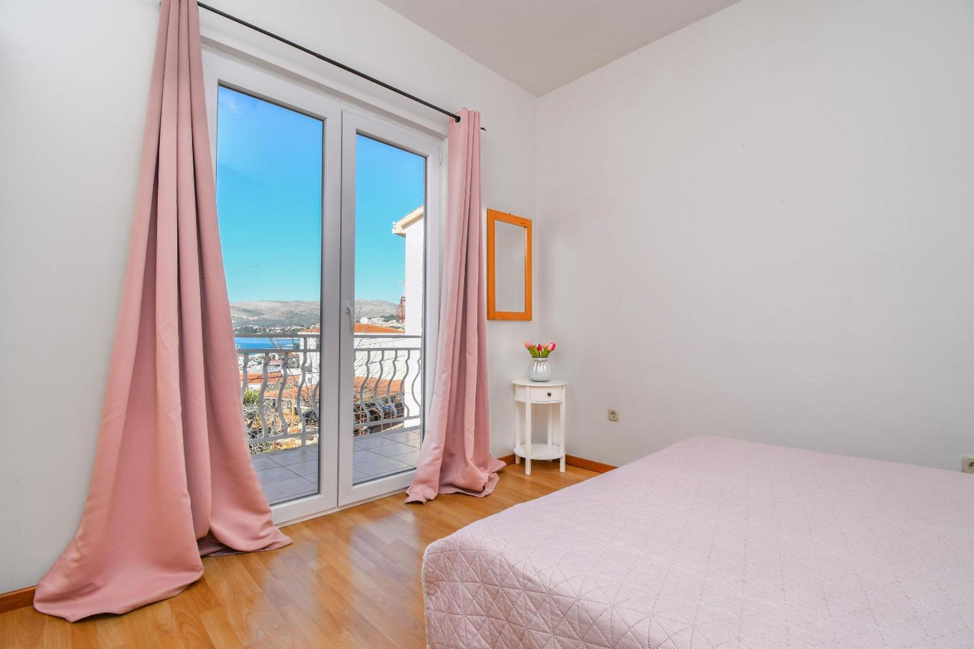 טרוגיר Apartments Biserka - 50 M From Beach מראה חיצוני תמונה