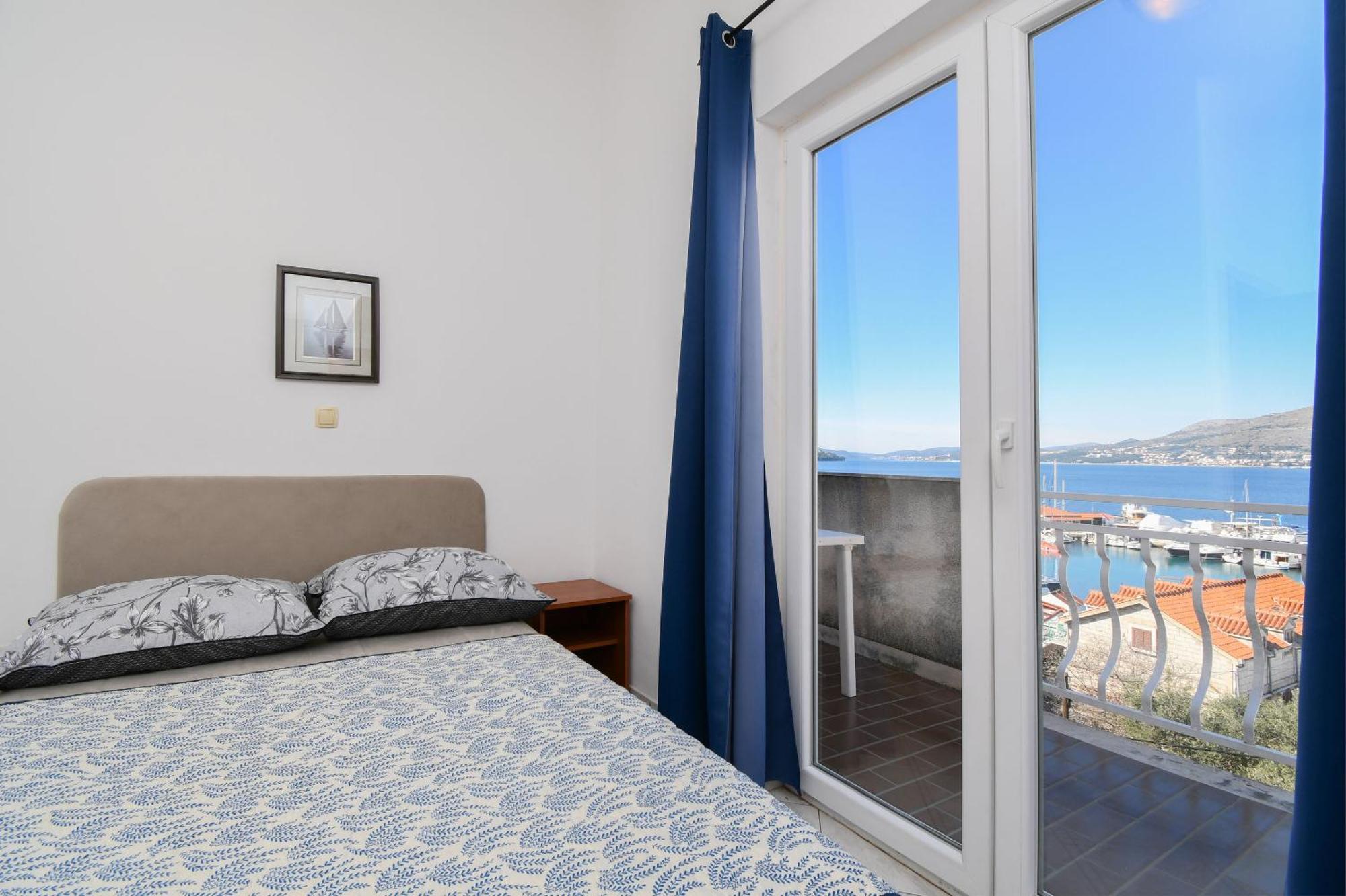 טרוגיר Apartments Biserka - 50 M From Beach מראה חיצוני תמונה