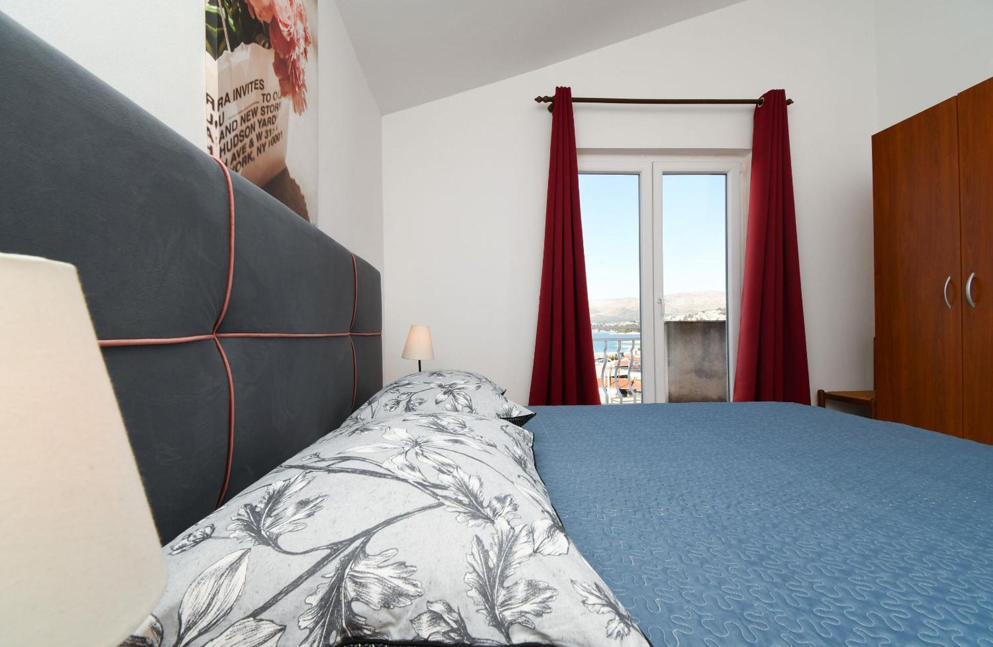 טרוגיר Apartments Biserka - 50 M From Beach מראה חיצוני תמונה