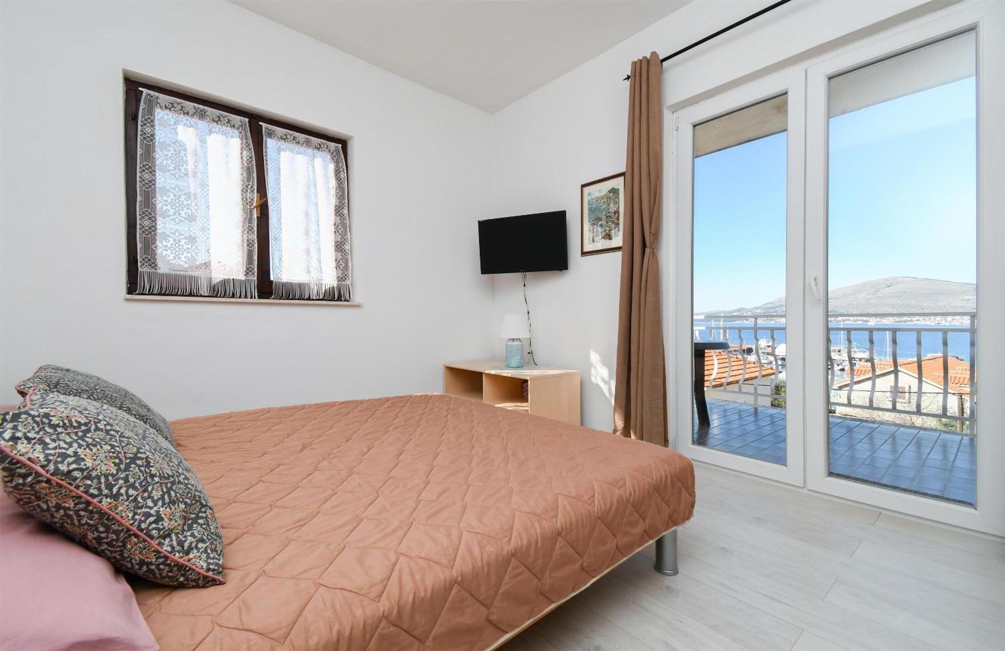 טרוגיר Apartments Biserka - 50 M From Beach מראה חיצוני תמונה