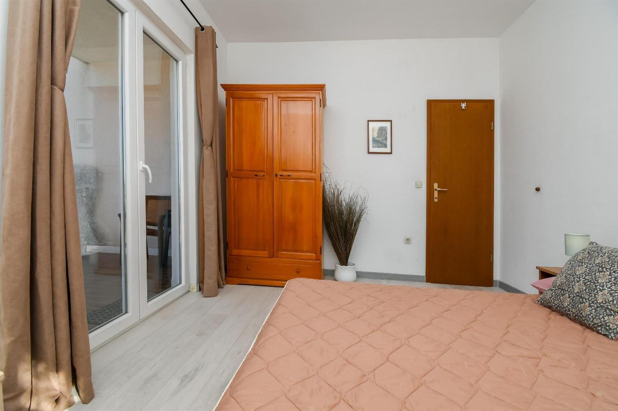 טרוגיר Apartments Biserka - 50 M From Beach מראה חיצוני תמונה